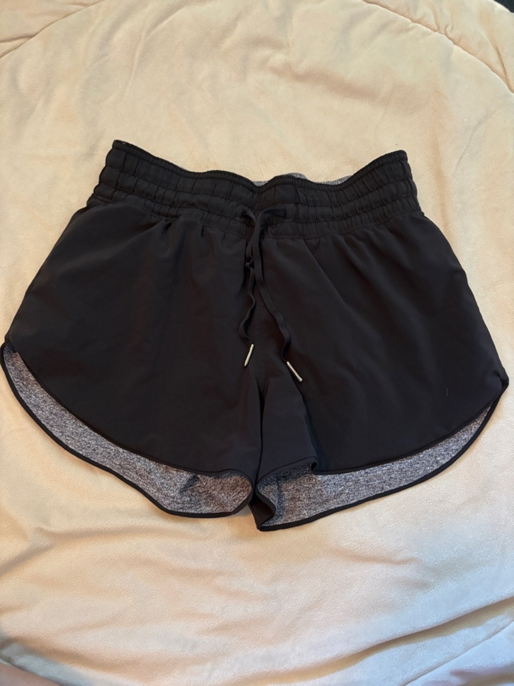 Lululemon choose a side shorts